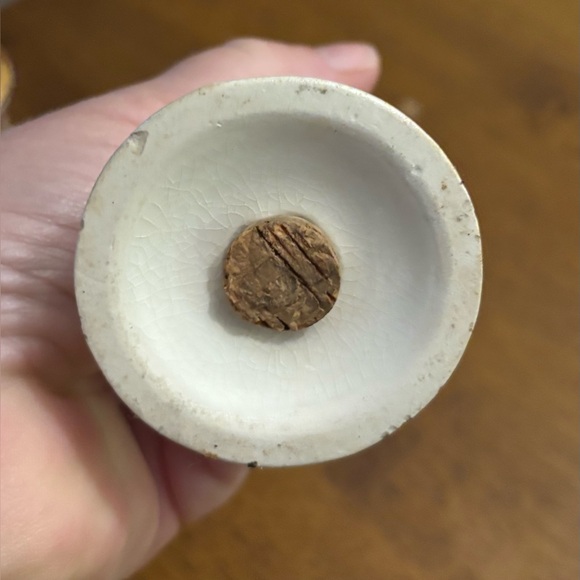 Lusterware Salt And Pepper Shakers - Picture 4 of 5